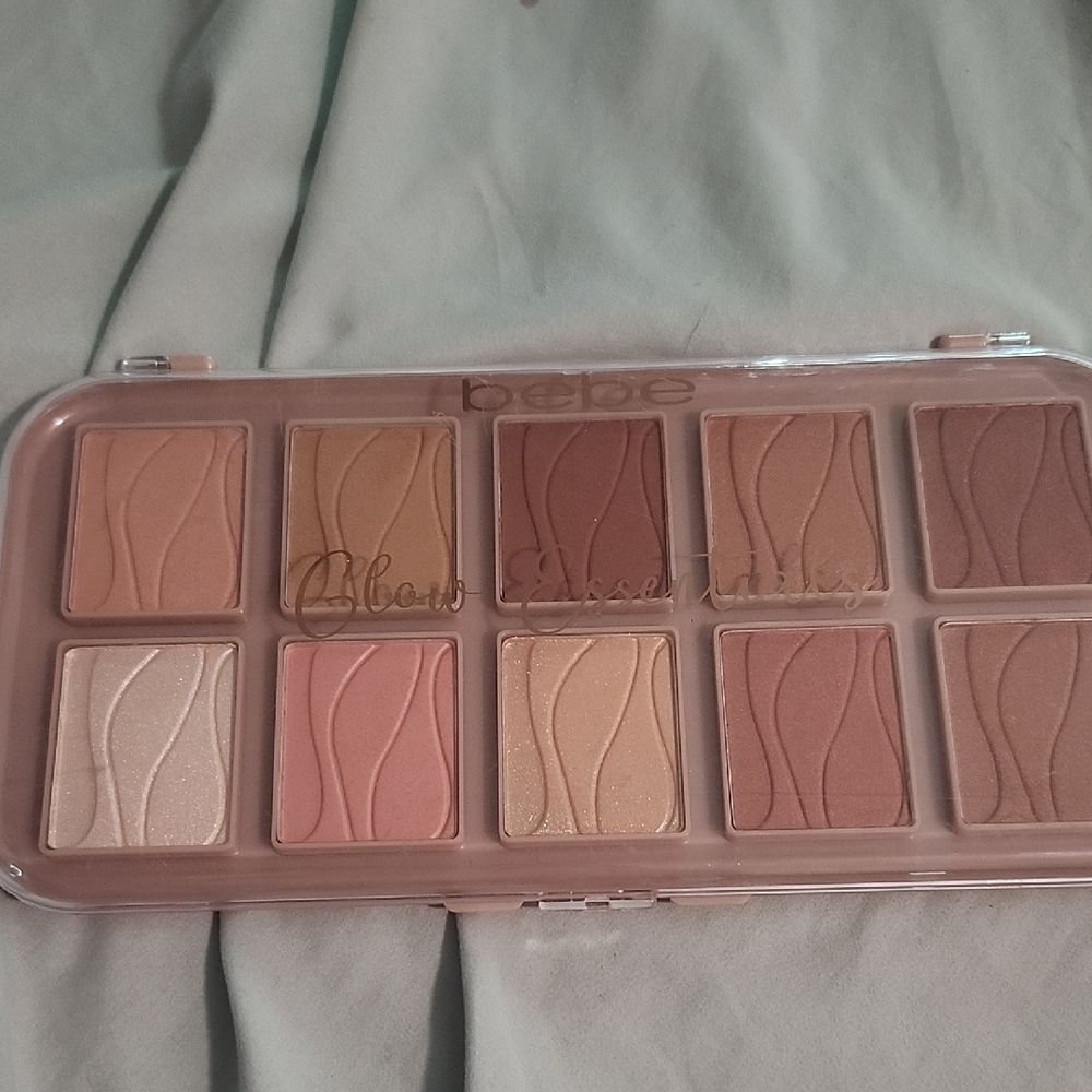Bebe Essentials Eyeshadow Palette - Warm Neutrals